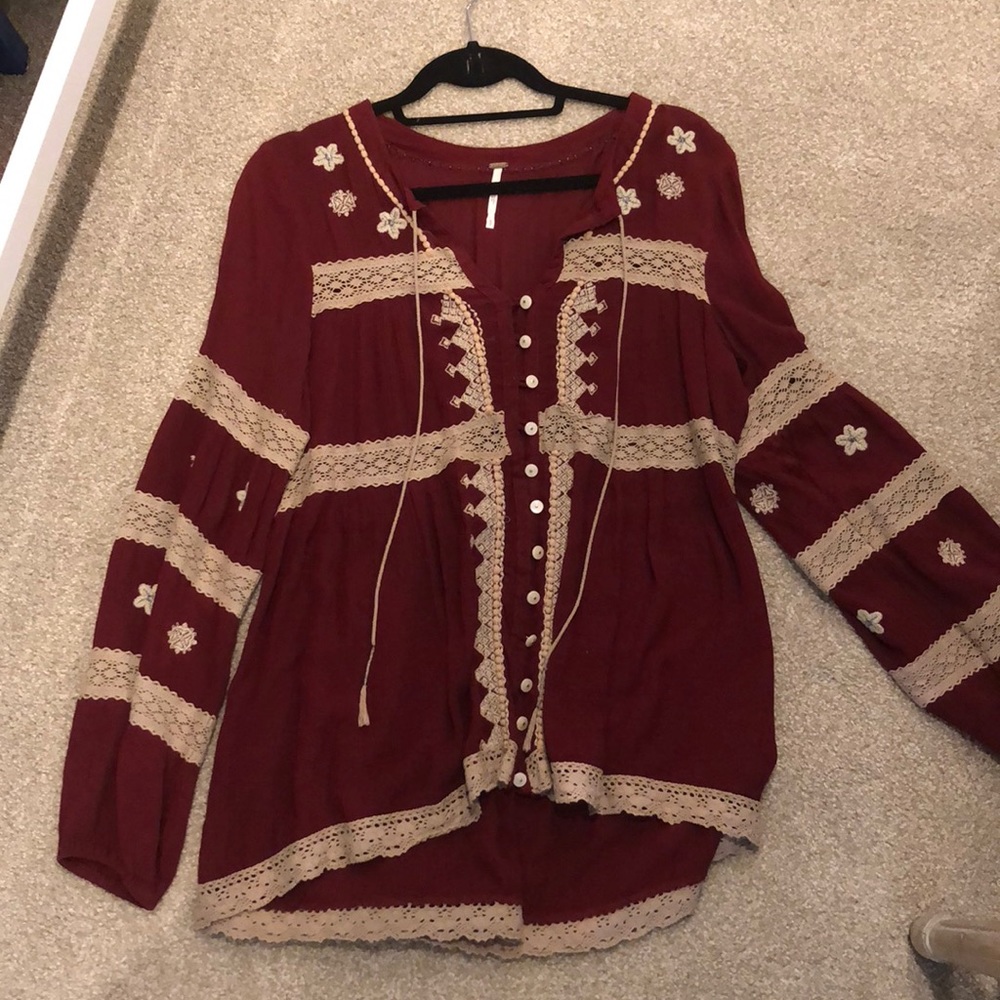 Free people top, perfect for fall!